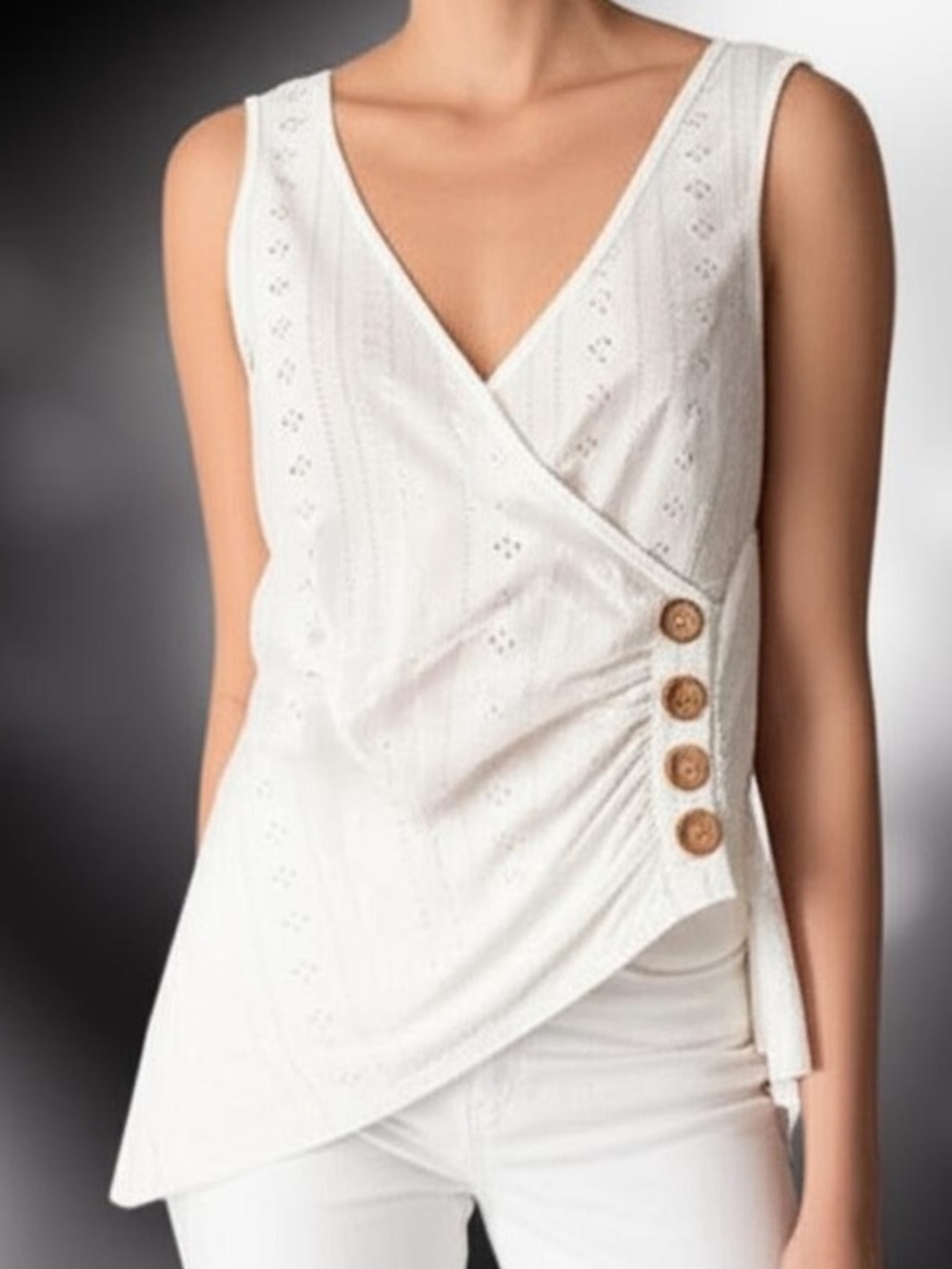 Salanta Sleeveless Top Women’s Size Large White Wrap V-Neck Eyelet Chic
